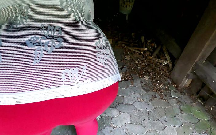 Bouncy Tits Action: Menampar tetek, pantat dan pepek bogelnya di dalam kabin