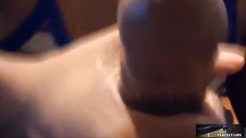 MS Perfect Lips: 完美的嘴唇让他变得啪！！在荡妇他的鸡巴后