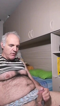 긴 토요일에 내 성기를 세게 자위하는 걸 즐길 수 있었어!