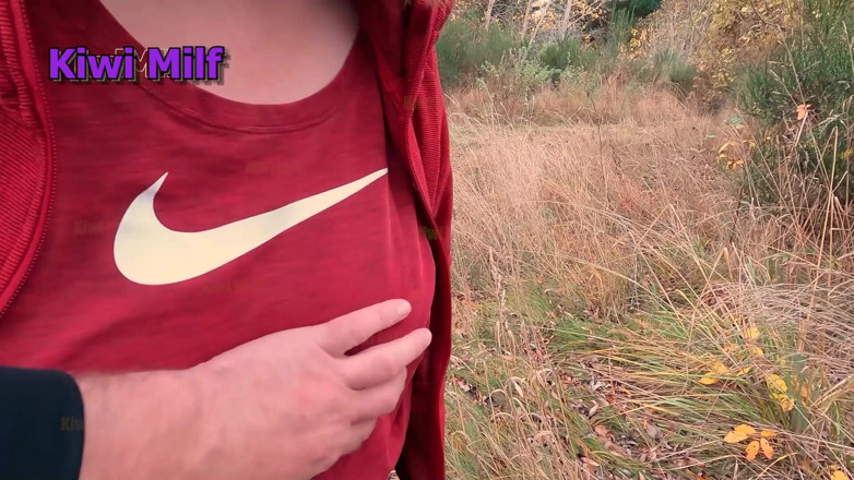 Kiwi Milf: Walking Naked Outdoors, Caught and Fucked by a Stranger
