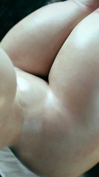 Futa Sheva Alomar dominuje Jill Valentine w łóżku - Hard Fuck & Creampie 3D
