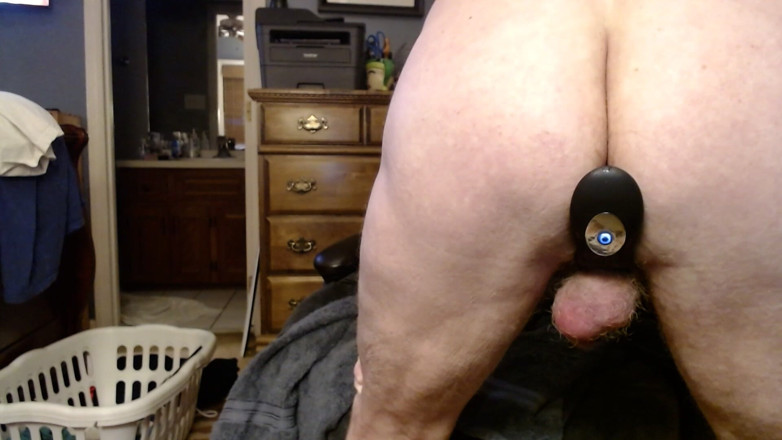 RobertLacrosse: Mon cul travaille avec un plug anal
