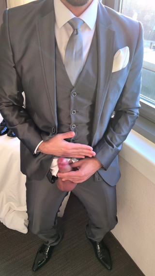 Master Shiny Shoes: Suited Groom Jerks off in Hotel Room