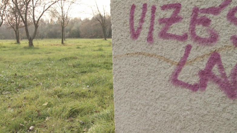 All about pee: Sólo čůrací dívky