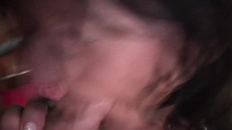 German's Old Chicks: Tonton wanita Jerman yang menghisap zakar ini menikmati pancutan hangat