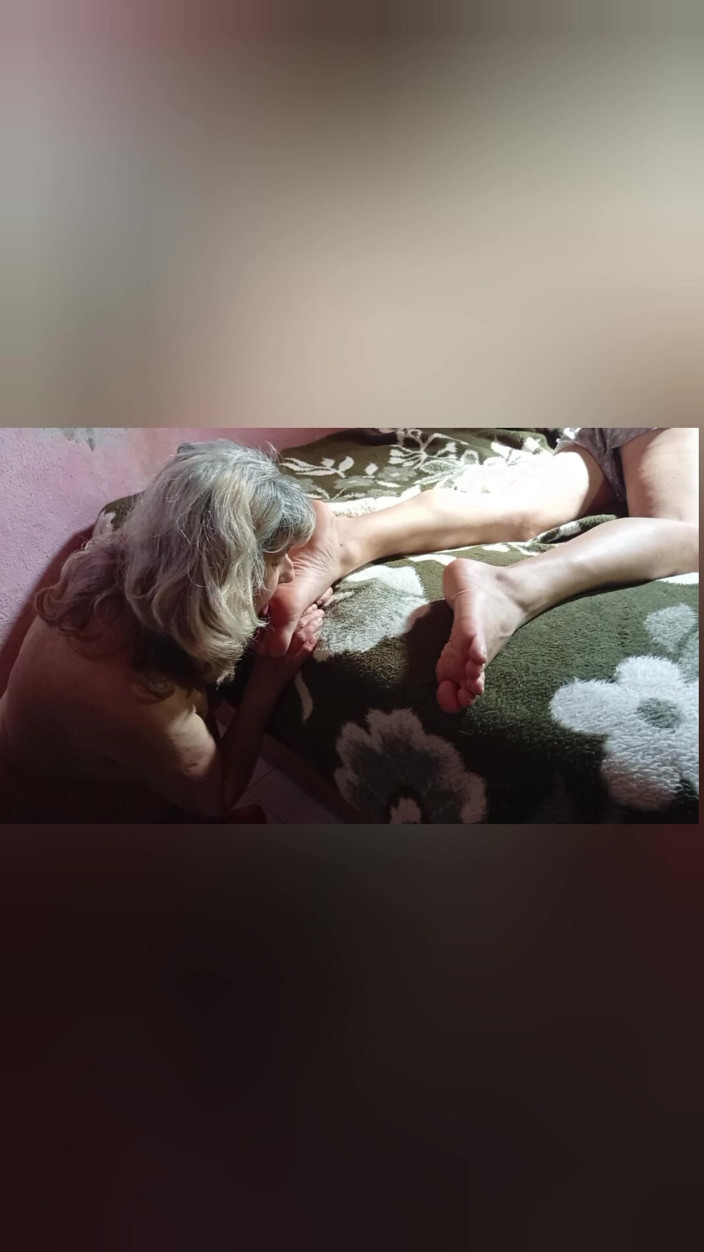 Casal Gresopio BDSM: Adorando Os Pés De Dom Gresopio 1