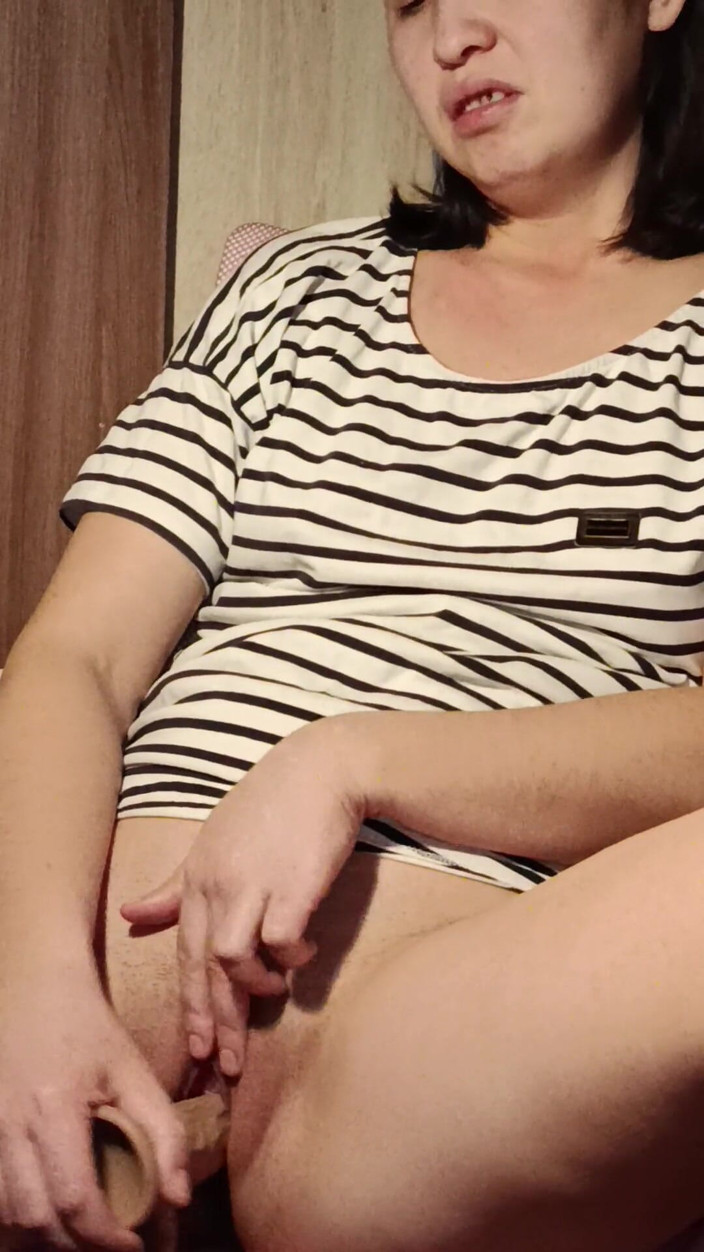 OniSoi: Sozinho, eu quero chupar um pau e foder