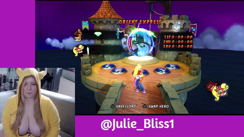 Julie Bliss: Gamer Girl - Crash Bandicoot 3