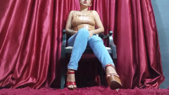 Queensofthefeet: 我尿在裤子上