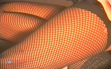 Mature Babes: Edepsiz sürtükler sikiliyor ve yüzüne boşalma DVD