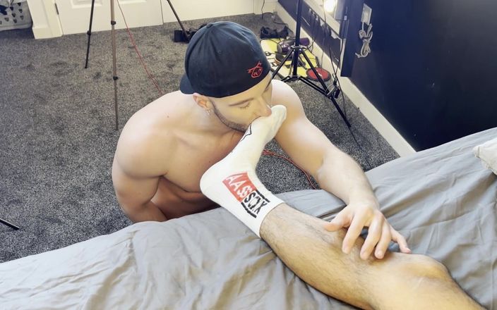 Latino4cumsluts: Doppelte den schwanz, doppeltes stöhnen: spermaschlampe von Dominant tops benutzt