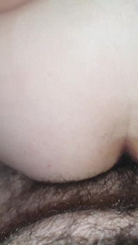 Vicina bionda tettona e con il culo grosso