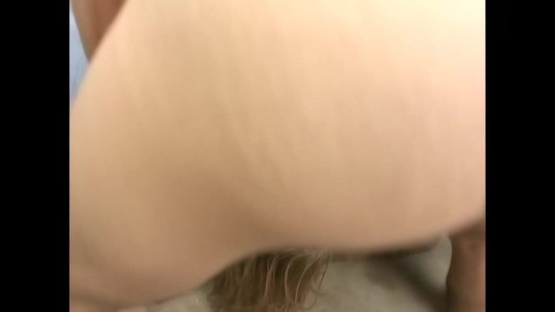 Bewitched!: Anita Blue: trẻ trung, nóng bỏng, xinh đẹp, bị một con...