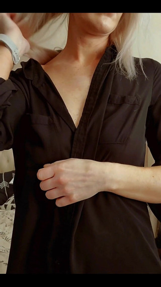 American Blonde Wife: Blonde milf toont haar mooie lichaam