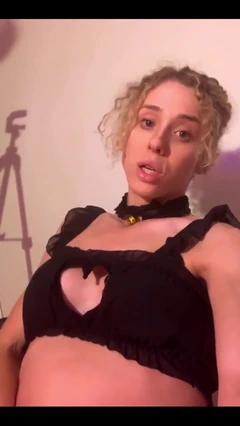 Lingerie noire, bite bien dure