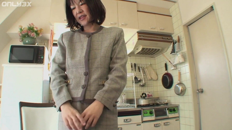 Only3x: Ordinary Japanese Makiko Nakane gets raw fun
