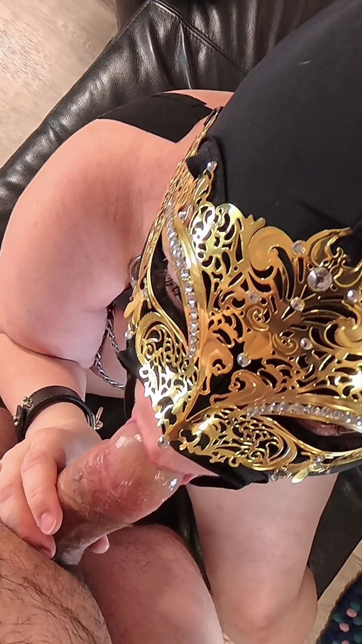 Mamou: Paloma120 (part 1) - Her Ever 1st Video! Luscious Blonde Leather &amp; Chains [7 4K POV Cameras]