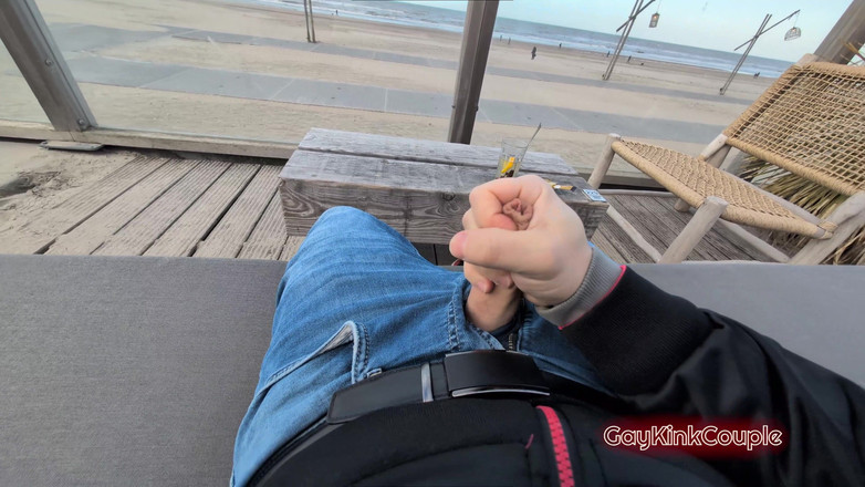 GayKinkCouple: Riskantes Öffentliches Masturbieren Am Strand