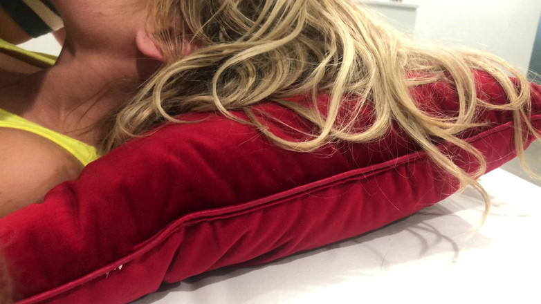 The Keiran Lee: Mladá blondýnka Riley Steele dostane drsné šukání a výstřik na obličej...