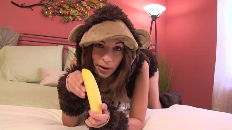 Eros JOI - Liberated Eye: Şempanze kız Amber Rayne ile muz 31 seansı - 31 talimatı