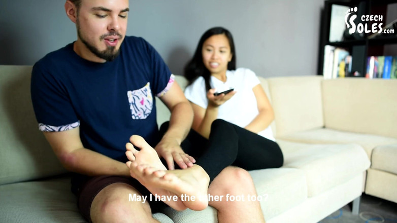 Czech Soles - foot fetish content: Pemujaan kaki selama pelajaran bahasa Vietnam