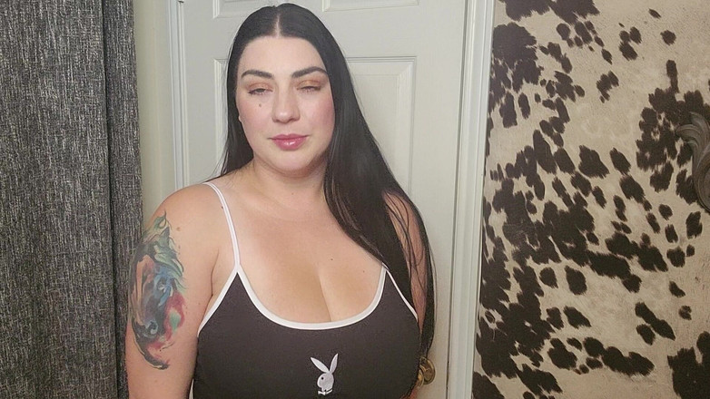 Julia Ryan: Пробуя на вкус мою крошечную рабынь