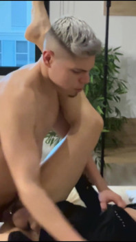 Ich wende mich zu einem Asset und fick ihn