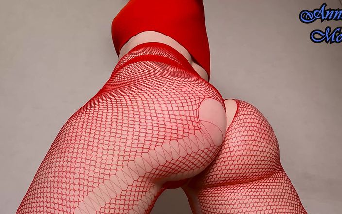Anna Mole: Twerking soczysty okrągły tyłek drżący tuż przed twarzą