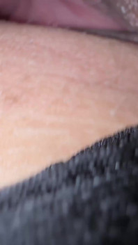 První sex vždy vypadá zvláštní. Bledá dívka zblízka
