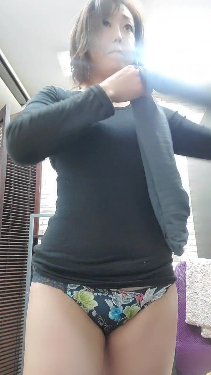 Mayumi Kanzaki: 撮影会控室