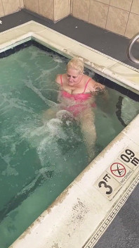 Davisdesires Is in the Pool Watch Her Pussy Drool