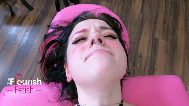 The Flourish XXX: Elaya Snow Electro BDSM - Jeu de rôle culte