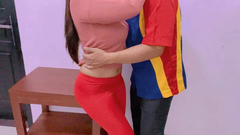 Nadalyne: Macocha skończyła gimnastykę, aby kochać się do pysznych racji