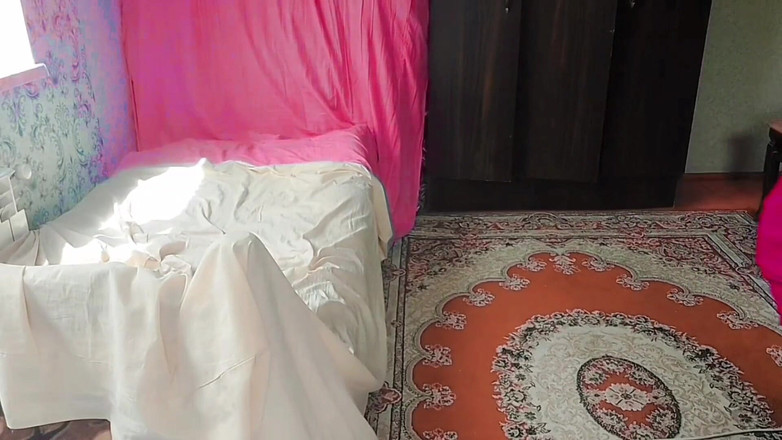 Kitty_Cross: Kitty cross si cewek imut dengan pantat bahenol lagi asik...