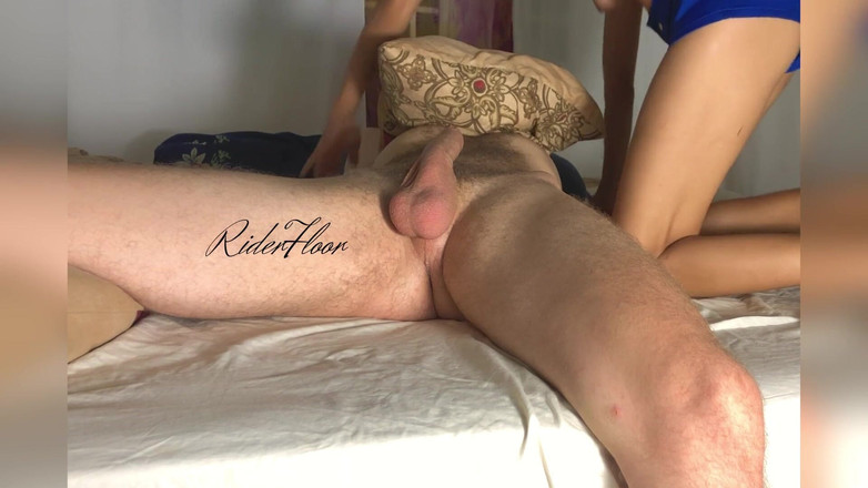 Riders on the Floor: Handjob yang pemurah