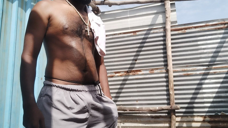 KUMBHA MANOJ KUMAR: Xhard india gay cineasta filma al aire libre