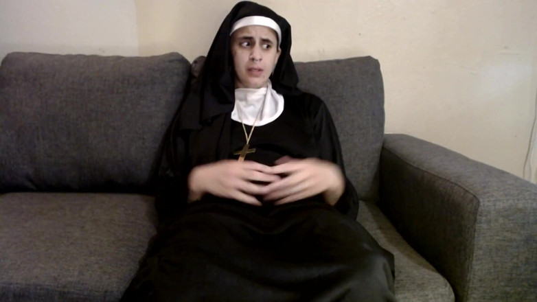 Abby Anna: Cachonda monja enorme su coño