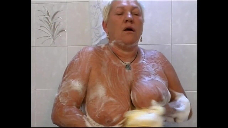 Deutschland porn: Busty Horny Mature Is Enjoyed to Have Sex to a...