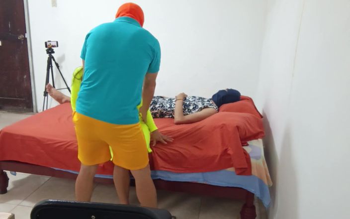 Goky: Chị kế tìm đến con cu của tôi và bắt đầu chơi...