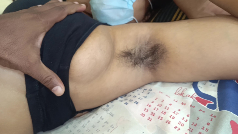 Inba: Lamiendo el pelo axila