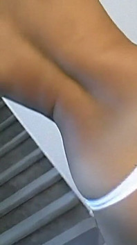 贪得无厌的熟女需要两个肌肉发达的壮男
