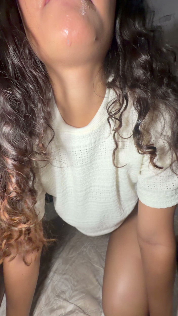 kafesexxx: Obtengo todo el semen de mi mejor amiga