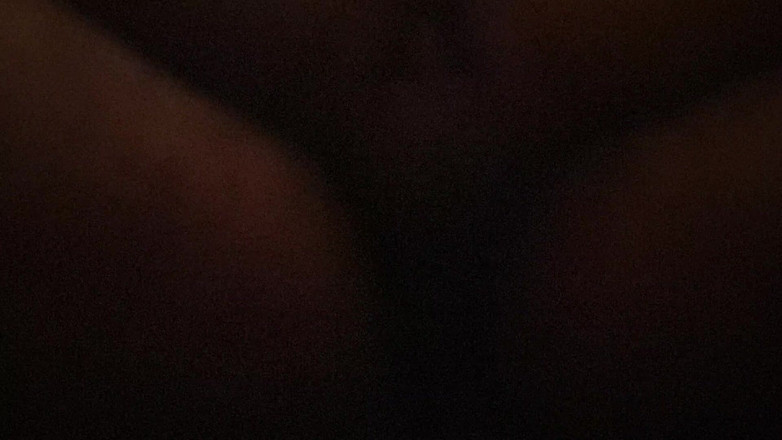 Jollyfuckingoldman: 继女在鸡巴上弹跳，直到她因为肛交高潮而尖叫
