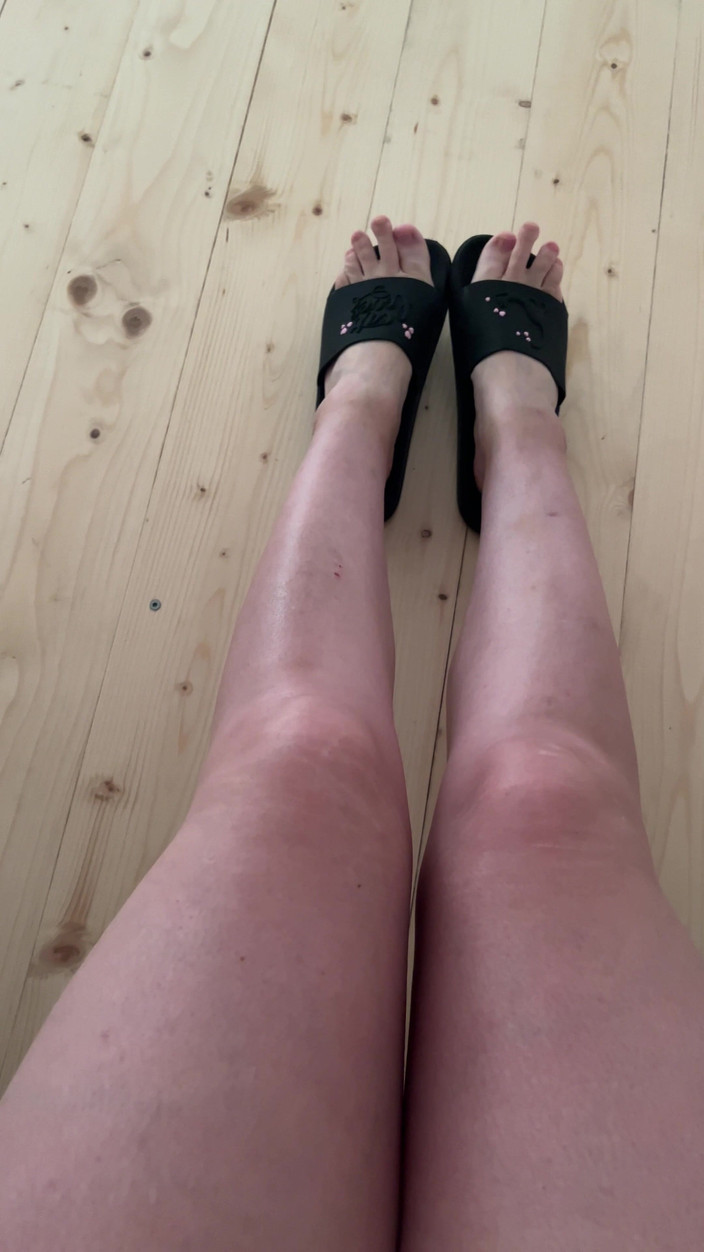 Feet: I Like Wearing Flip-flops in the Apartment