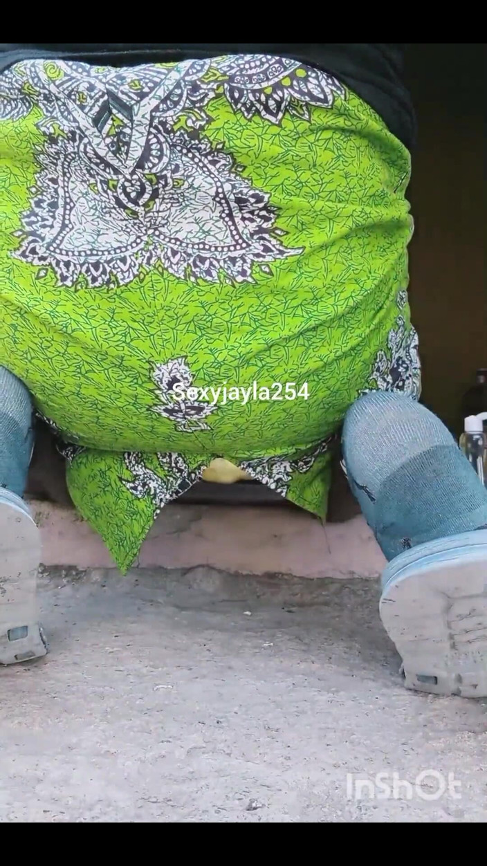 Sexyjayla254: Naughty African Crossdresser Showing Her Big Ass Twerking and Toying...