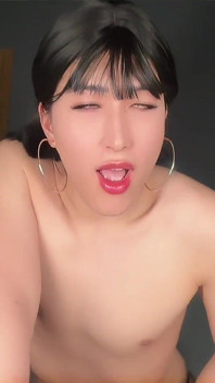 Eu vou foder sua bunda, você patético gay bicha em primeiro plano