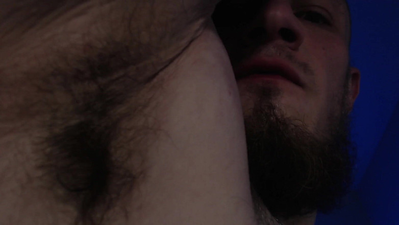 Hunky time: Axile păroase drepte.
