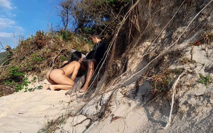 Couplebeach1: Posso succhiare il tuo cazzo? Unisciti a me