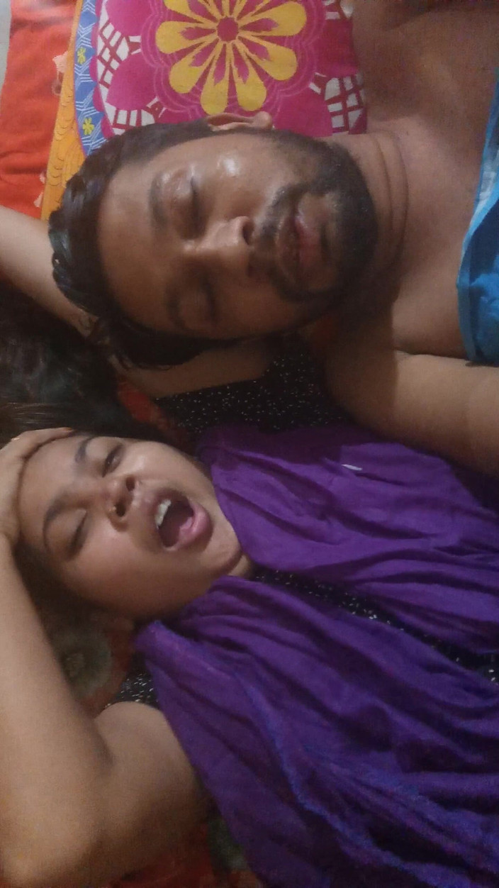 Desi video bd: Geile moslimvrouw verleidt haar man in echte Desi homevideo desicouplebd