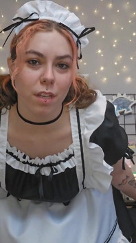 Stygg hembiträde fart fetisch
